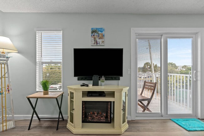 Building Photo - 22 Moreno Point Rd