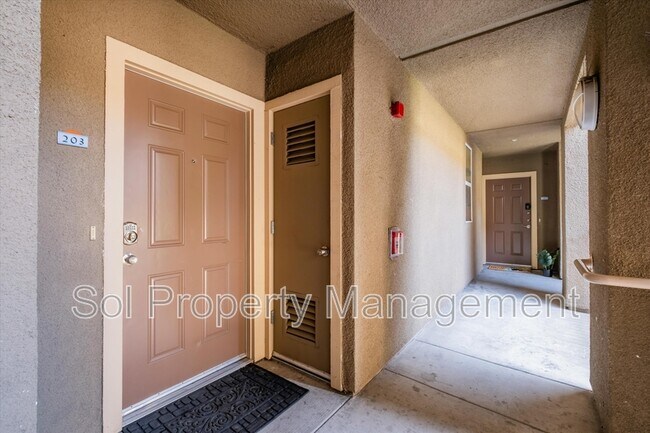 Foto del edificio - 212 Pacifica Blvd