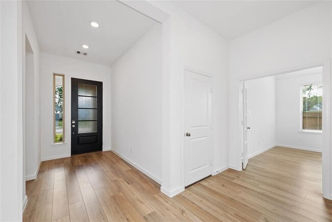 Building Photo - 18115 Scarlett Hummingbird Ct
