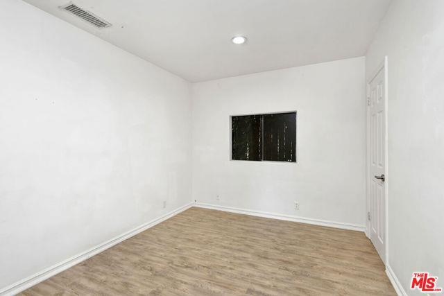 Primary Photo - 7701 Norton Ave