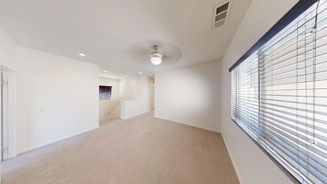 Building Photo - 33767 King Dr