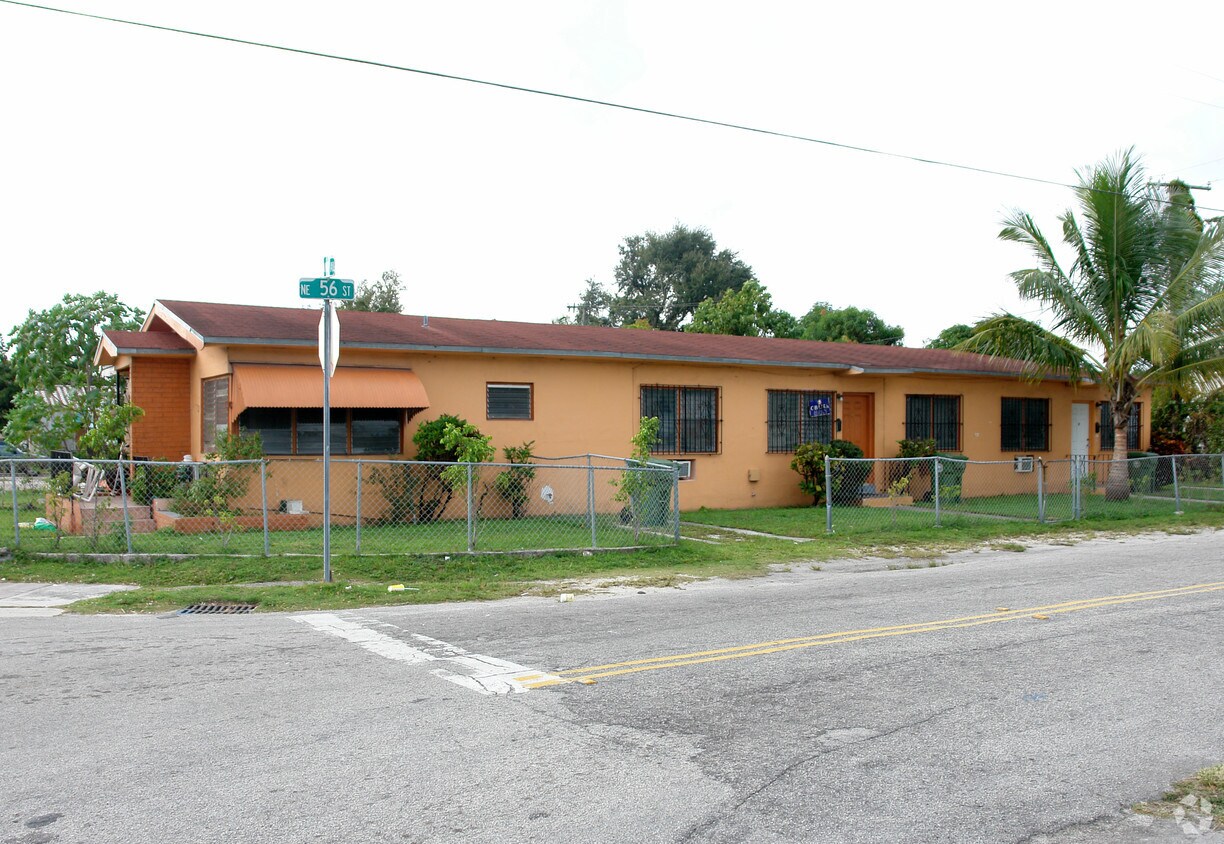 Building Photo - 5570 N Miami Ave