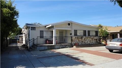 Primary Photo - 4046-4048 Goodwin Ave
