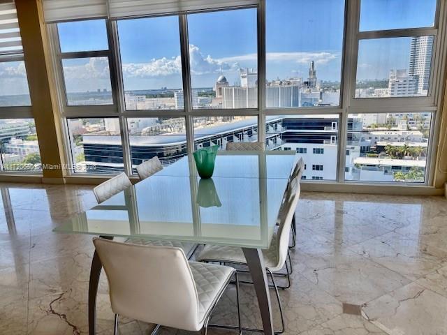 Foto del edificio - 100 Lincoln Rd