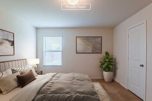 Foto del edificio - 243 Laurenbrooke Dr