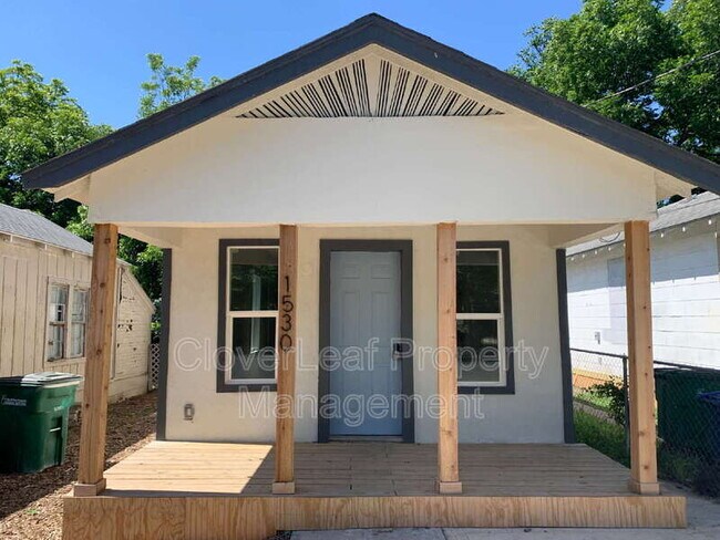 Photo - 1530 E Crockett St House