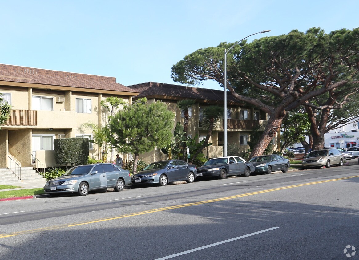 Building Photo - 11755 National Blvd
