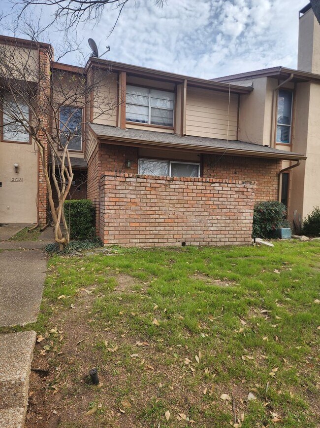 Foto del edificio - 2715 Westgate Dr