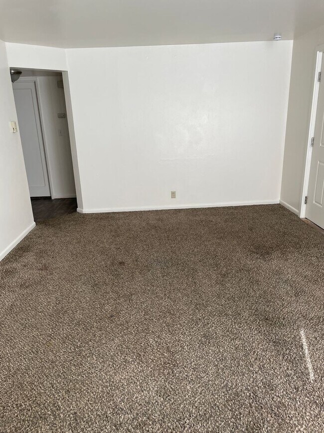 Foto del edificio - Updated Duplex in Great Location!!