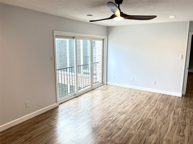 Foto del edificio - 4006 Breakwood Dr