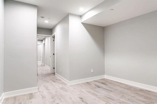 Building Photo - 4 br, 3 bath House - 3828 BARING ST Unit 101
