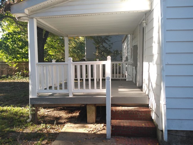 Building Photo - 3320 Marne Ave