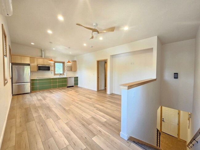 Building Photo - 825 S Montavilla Dr