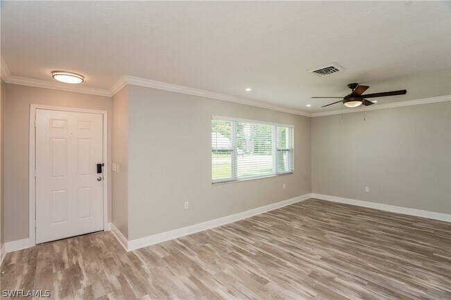 Building Photo - 4632 Alligator Dr