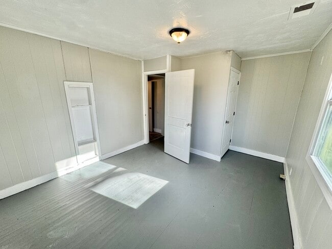 Building Photo - 2452 Pecan Cir
