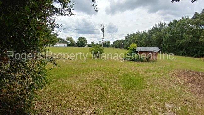 Foto del edificio - 659 Barr Rd