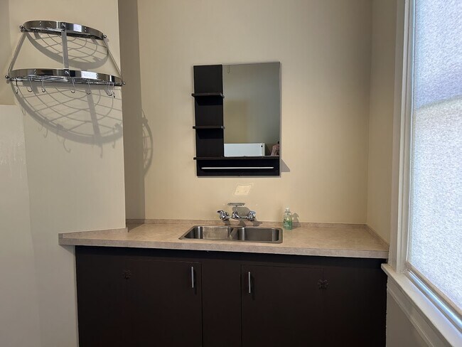 Separate kitchen area - 4537 SE 65th Ave