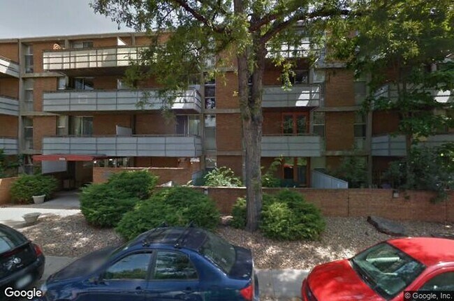 Foto del edificio - 2500 S York St