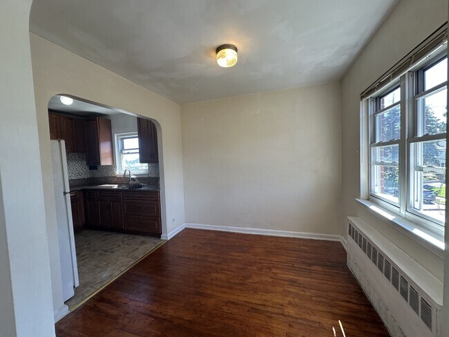 Building Photo - 15043 Bayside Ave