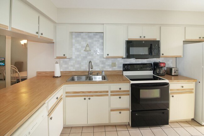 Foto del edificio - Golfview Annual Condo for Rent