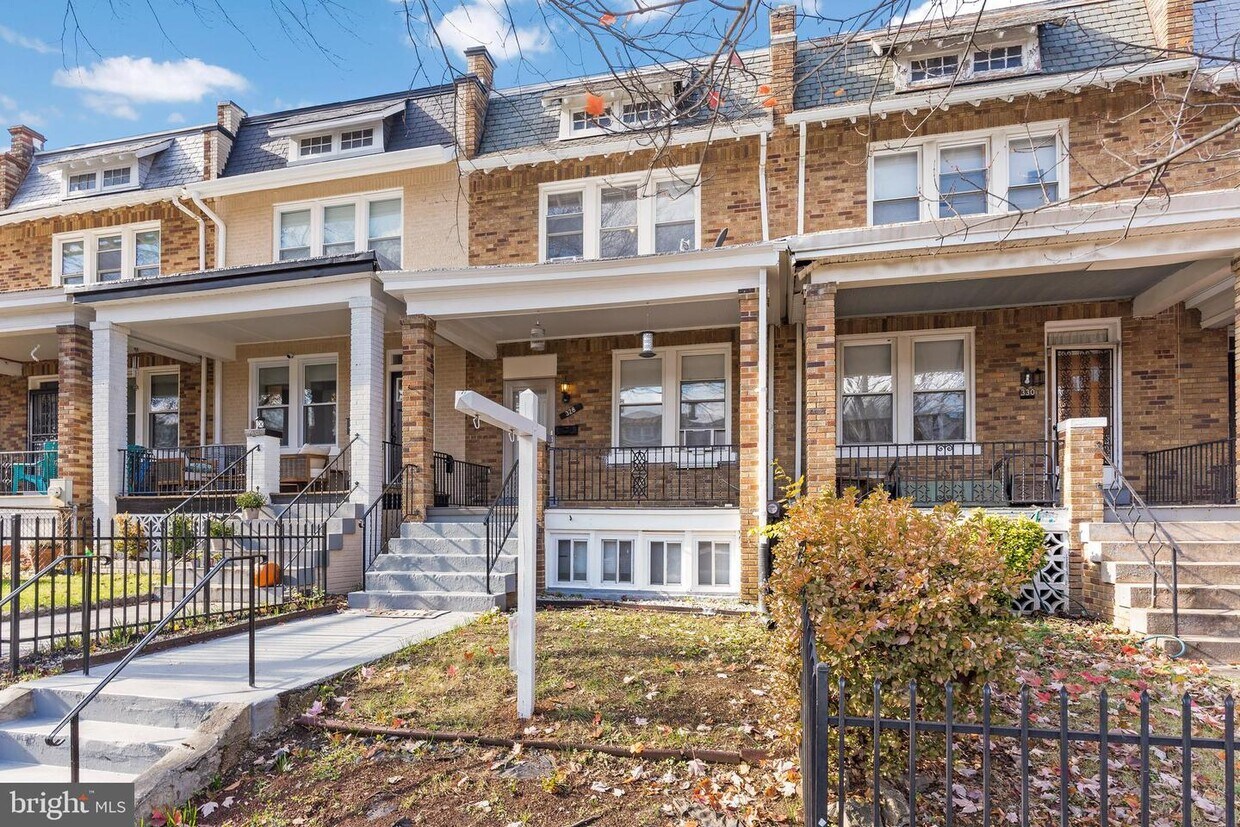 328 17th Pl NE, Washington, DC 20002 Townhouse for Rent in Washington, DC