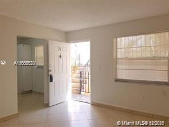 Foto del edificio - 1235 NW 6th St