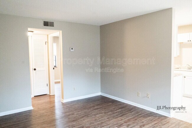 Foto del edificio - 129 Hillcrest Dr