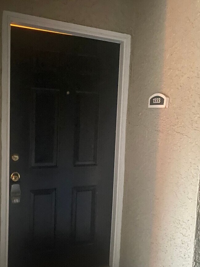 Foto del edificio - Spacious 1 bedroom, 1 bathroom unit in Cou...