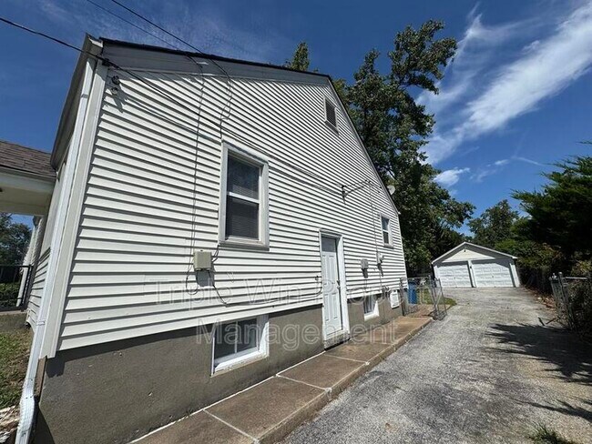 Foto del edificio - 1629 Talisman Ln