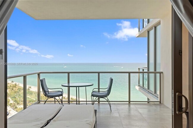 Foto del edificio - 9703 Collins Ave