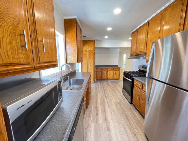 Foto del edificio - Los Altos Home for Lease