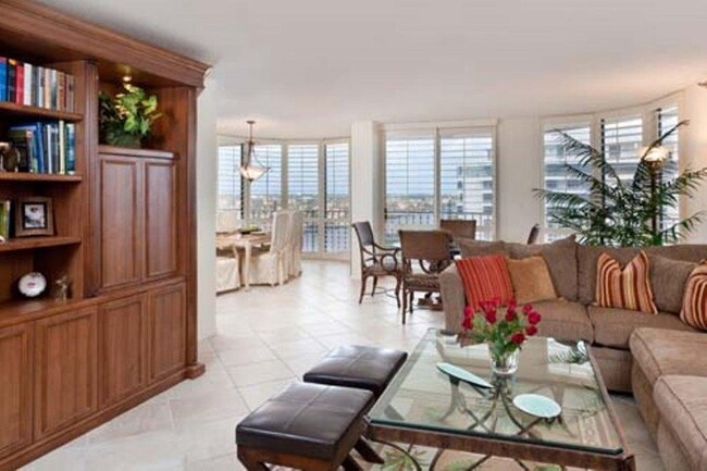 Foto del edificio - 2917 S Ocean Blvd