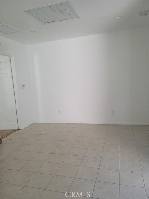 Foto del edificio - 240 Linden Ave