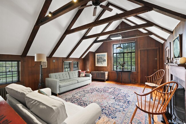 Building Photo - 333 Hook Rd