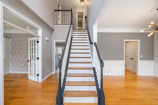 Building Photo - 16922 Laureate Rd