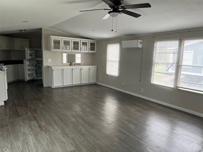 Building Photo - 25083 Billy Lee Dr