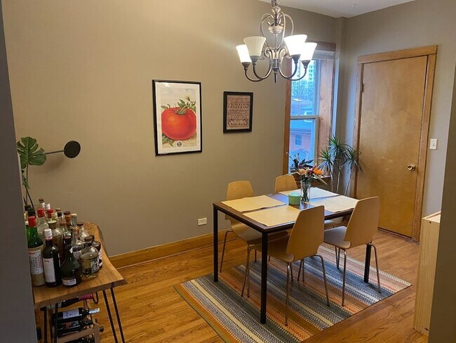 Foto del edificio - 910 W Gunnison St
