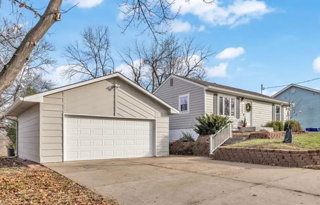 Building Photo - 5003 Knox Ave