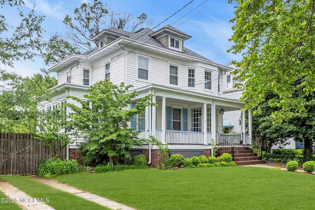 Foto principal - 73 Maple Pl