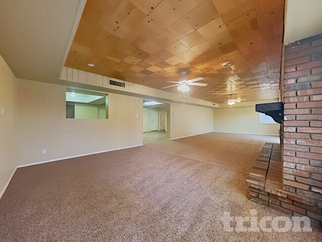 Foto del edificio - 6258 W Wolf St