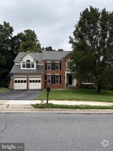 Building Photo - 3220 Winmoor Dr