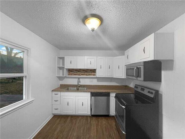 Foto del edificio - 6705 N Charlotte St