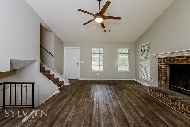 Foto del edificio - Lease today! No extra charge for contentme...