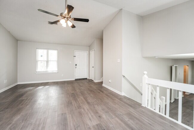 Foto del edificio - 5178 Scarbrough Ln