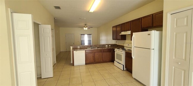 Building Photo - 328 Baccarat Ct