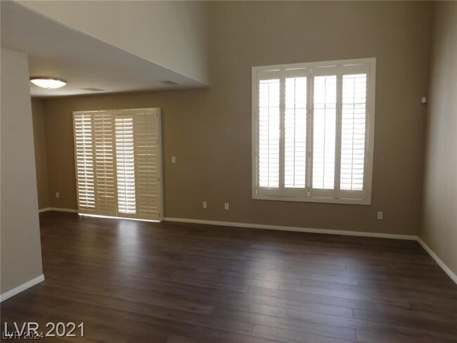 Building Photo - 190 Renville Ct