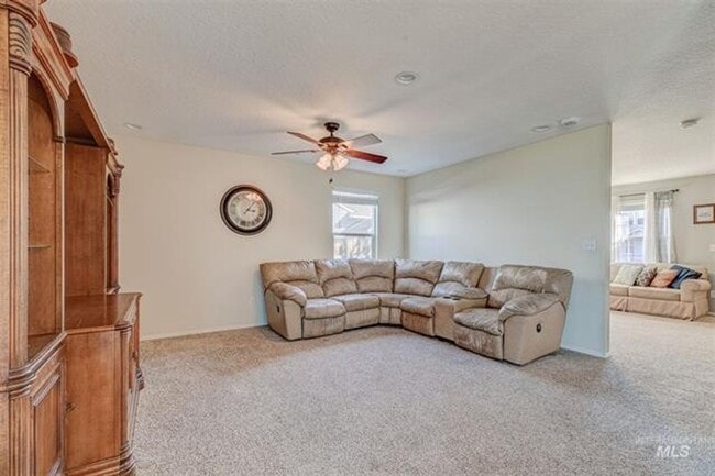 Building Photo - 5 Bedroom Home in South Boise _ Community ...