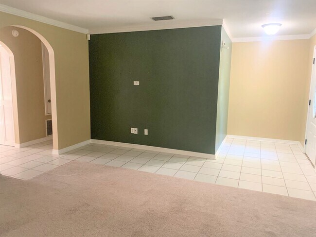 Building Photo - 3 BEDROOM, 2 1/2 BATHROOM CONDO IN GATED W...