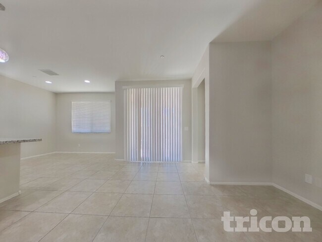 Foto del edificio - 21195 W Palm Ln