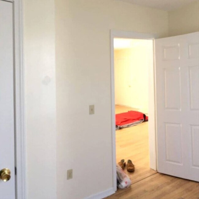 Foto del edificio - 686 Townhouse Rd